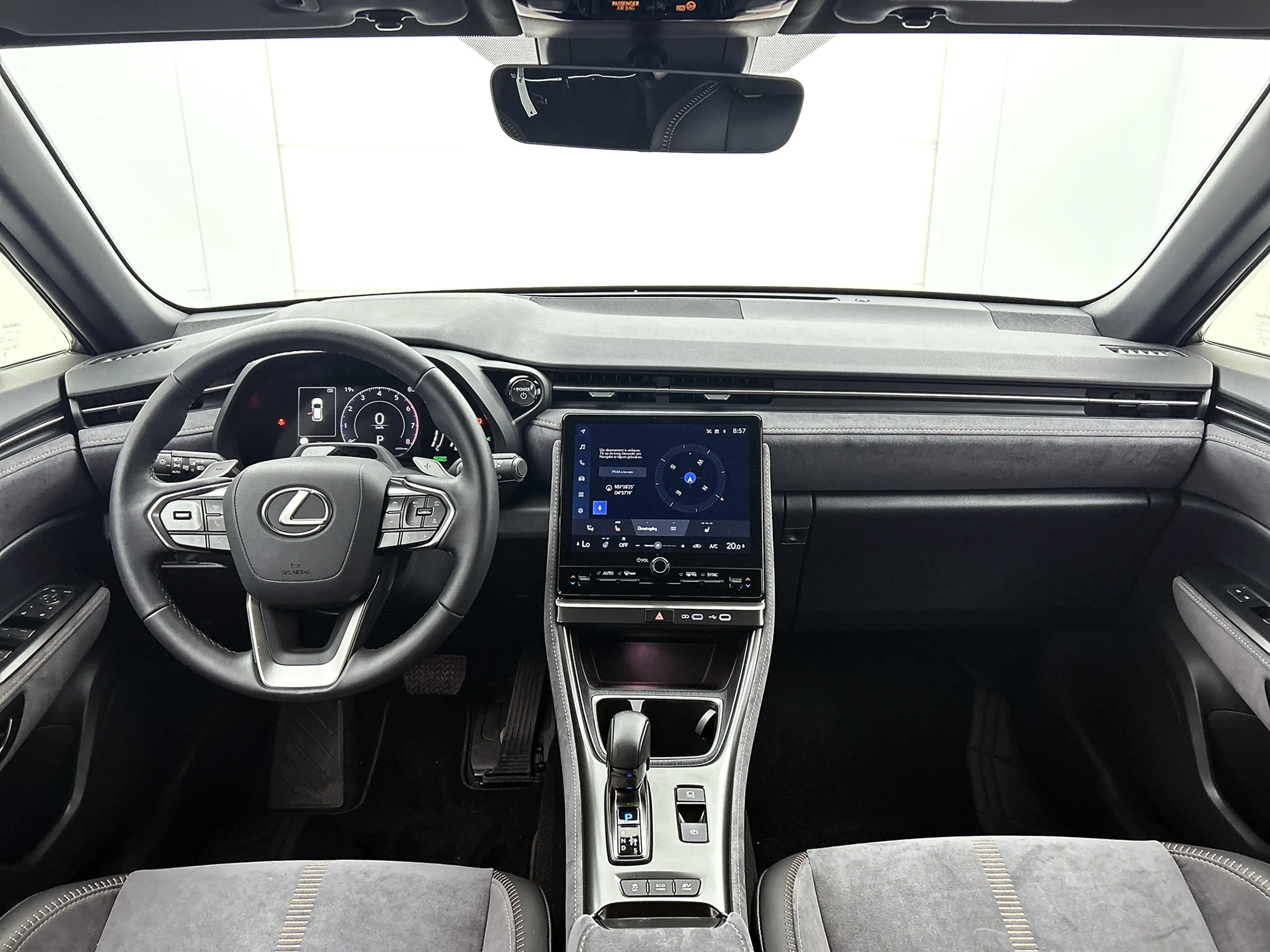 Lexus LBX Cool 2WD | Sensoren V+A | Blindspot | Stuur-Stoelv — photo 4