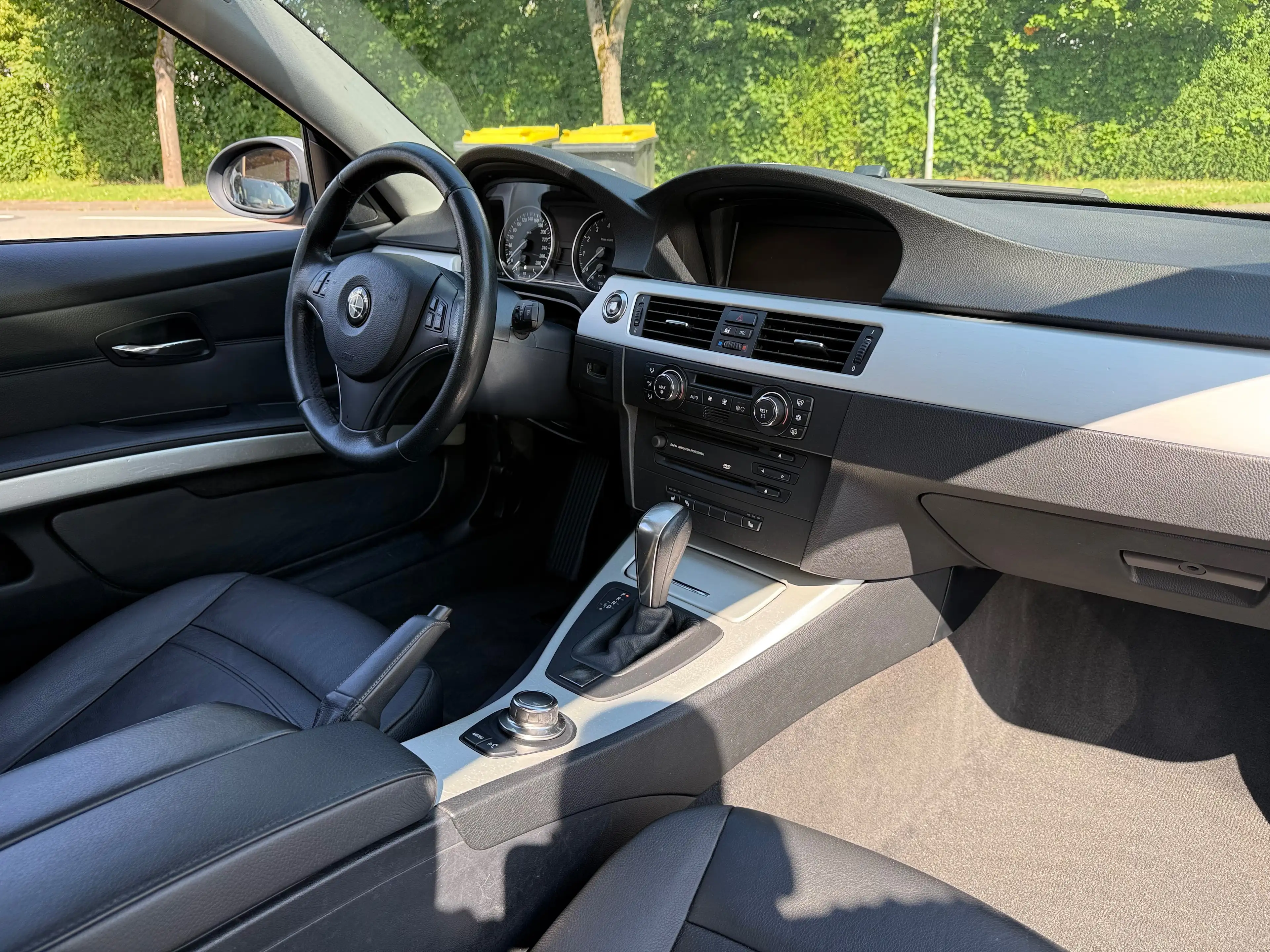 BMW 330 330 i Coupe Automatik 272PS Motor N52K Serviceheft gepflegt Leder Navigation Xenon — photo 15