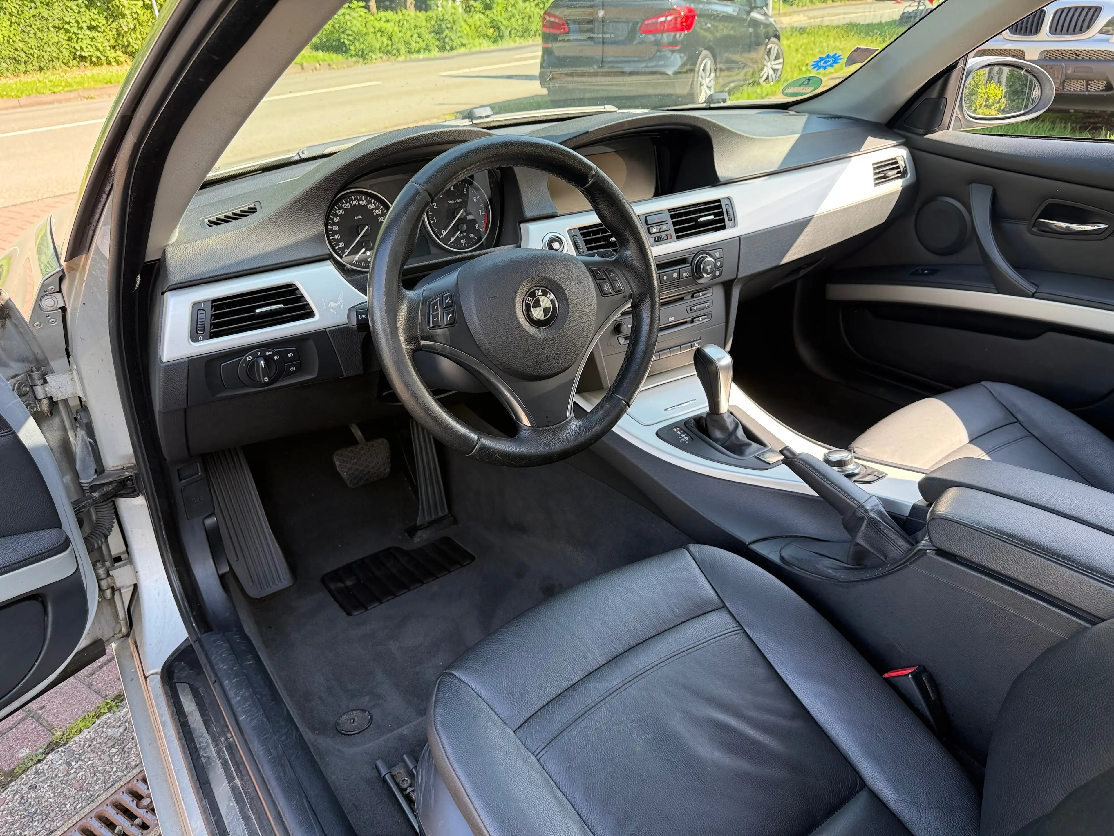 BMW 330 330 i Coupe Automatik 272PS Motor N52K Serviceheft gepflegt Leder Navigation Xenon — photo 10