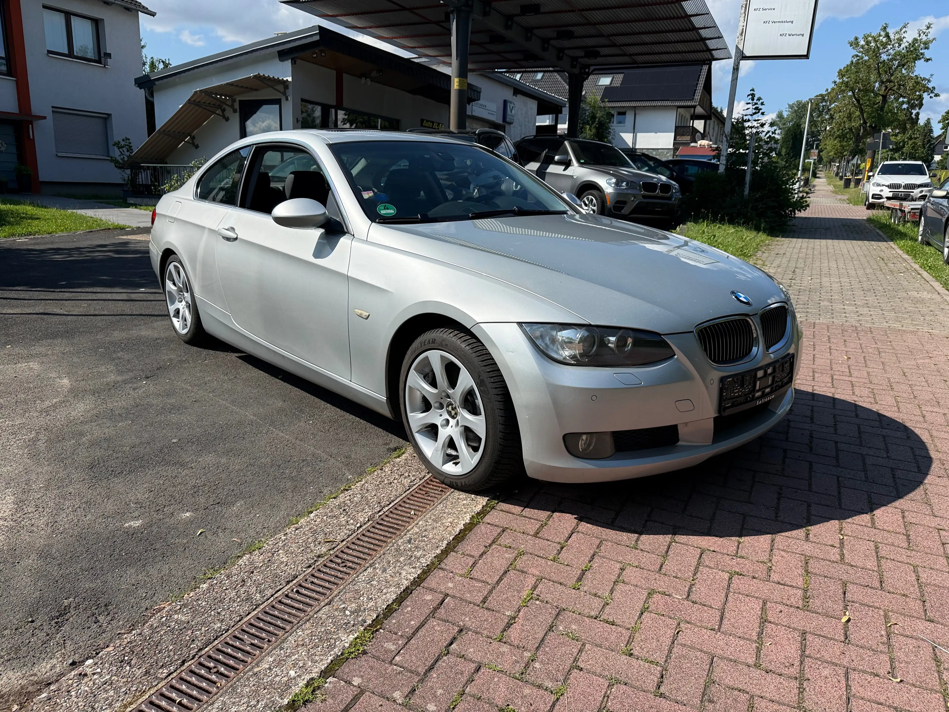 BMW 330 330 i Coupe Automatik 272PS Motor N52K Serviceheft gepflegt Leder Navigation Xenon — photo 3
