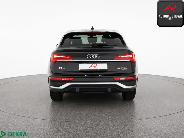 Audi Q5 view 4