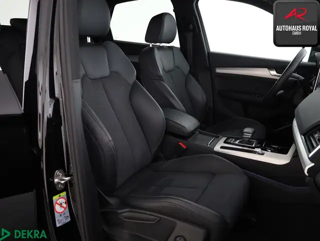 Audi Q5 view 11
