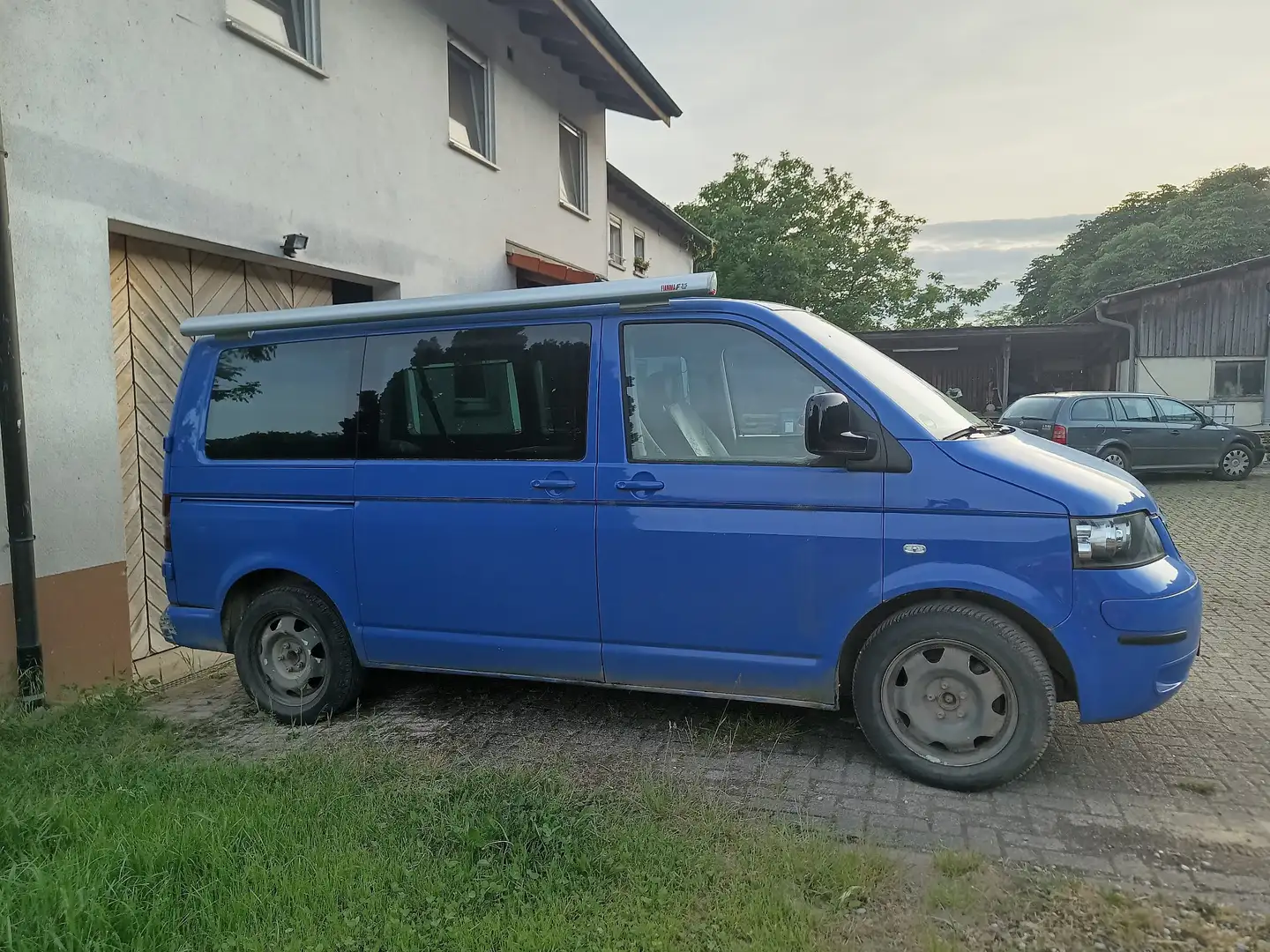 Volkswagen T5 Caravelle Kurz (7.Si.) Autm. - 2