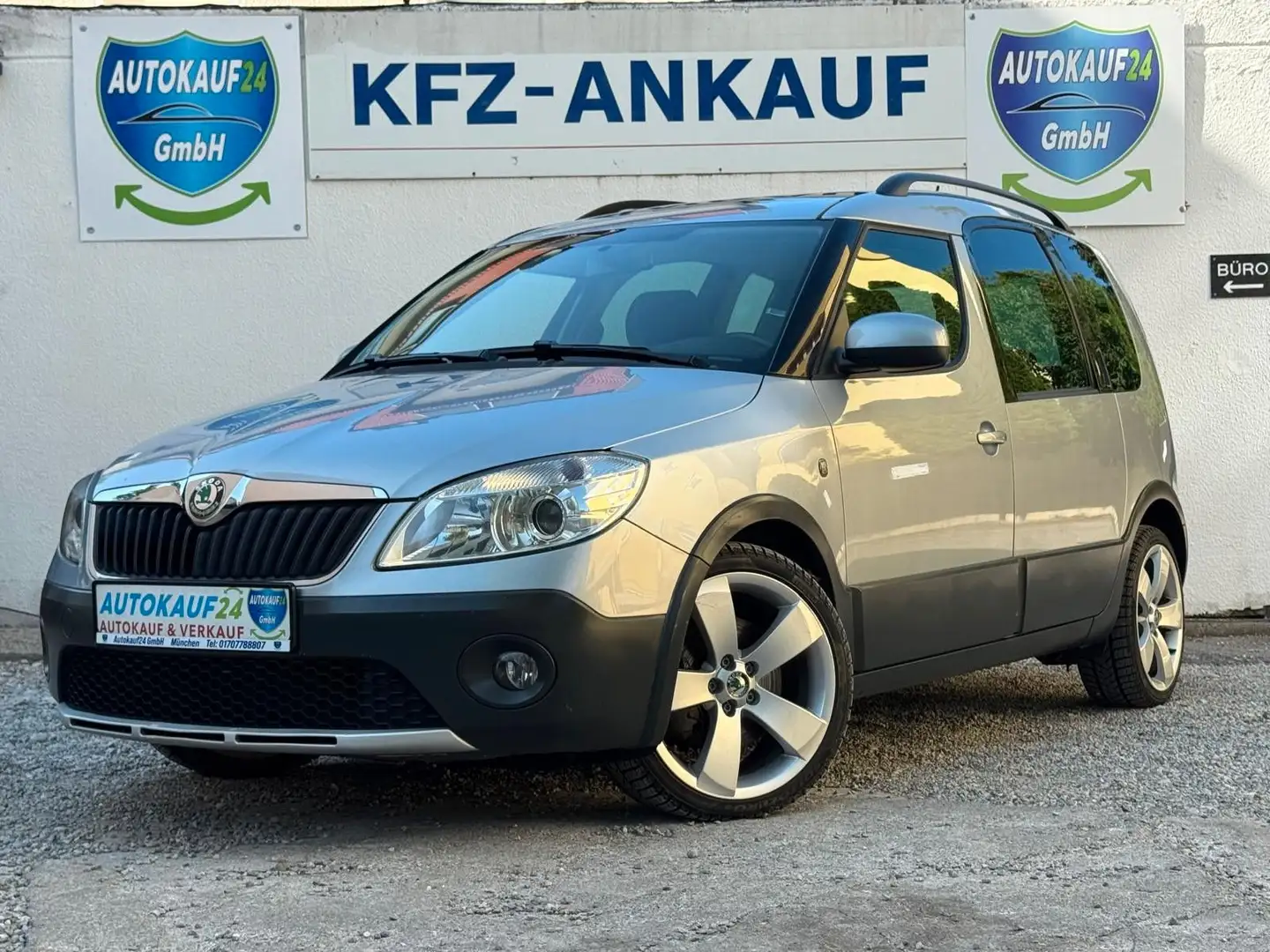 Skoda Roomster Elegance * Navi *PDC*AHK *SHZ*Panorama Blau - 1