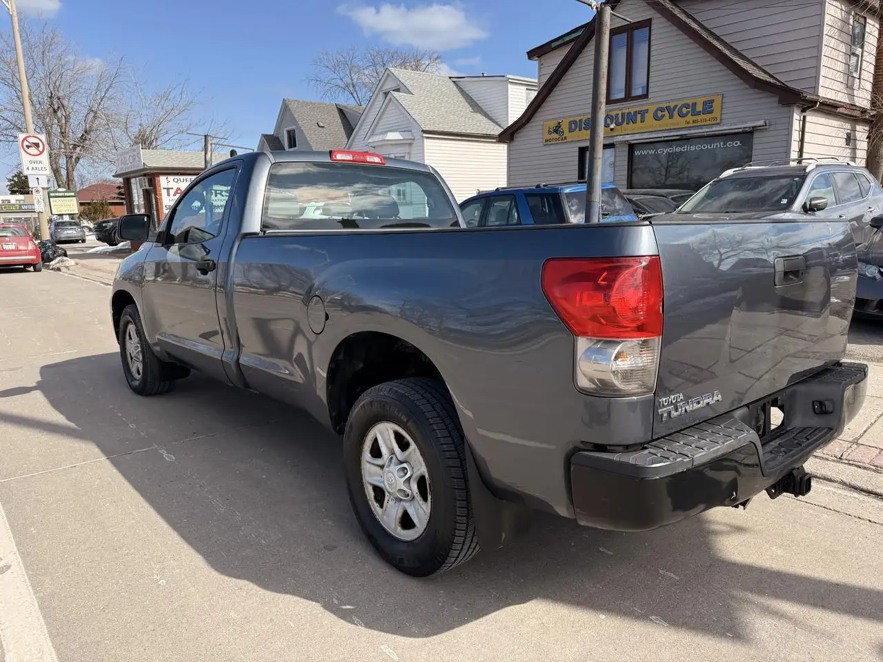 Toyota Tundra снимка Toyota Tundra