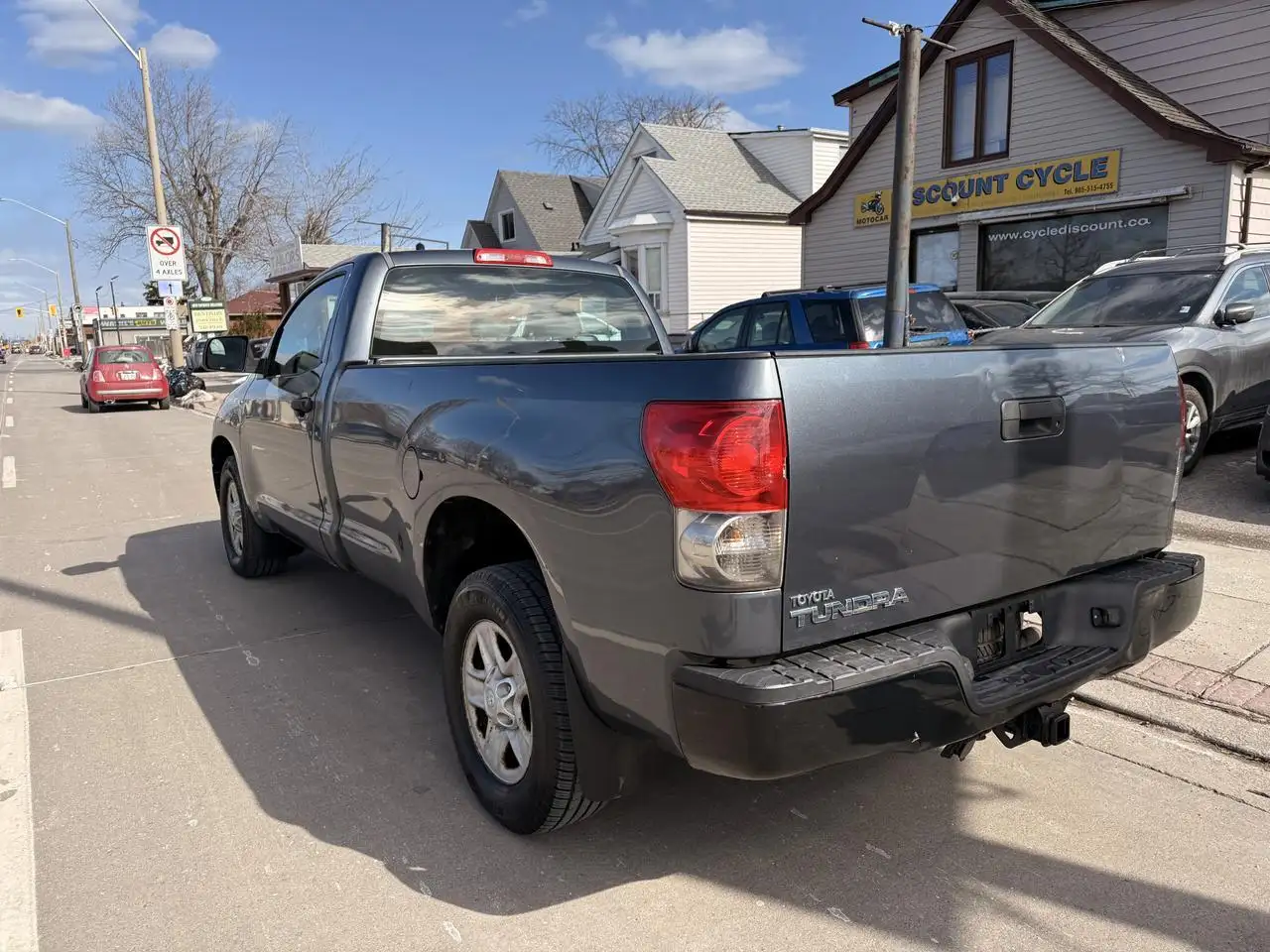 Toyota Tundra снимка Toyota Tundra