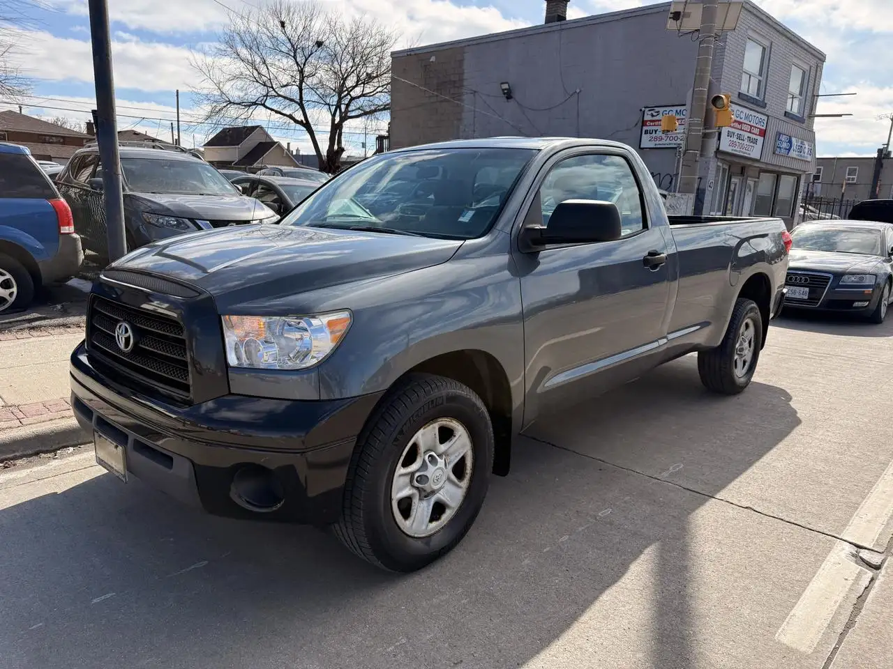 Toyota Tundra снимка Toyota Tundra