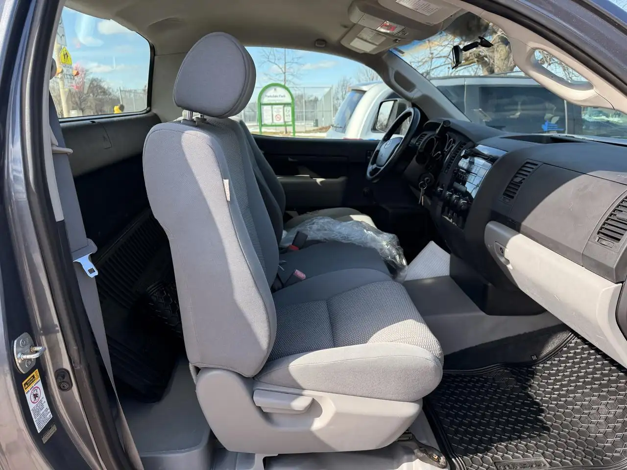 Toyota Tundra снимка Toyota Tundra
