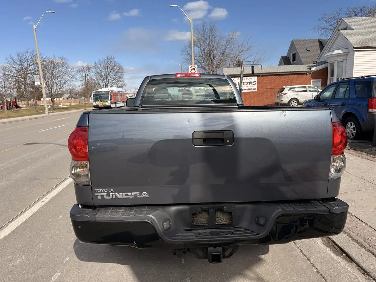 Toyota Tundra снимка Toyota Tundra