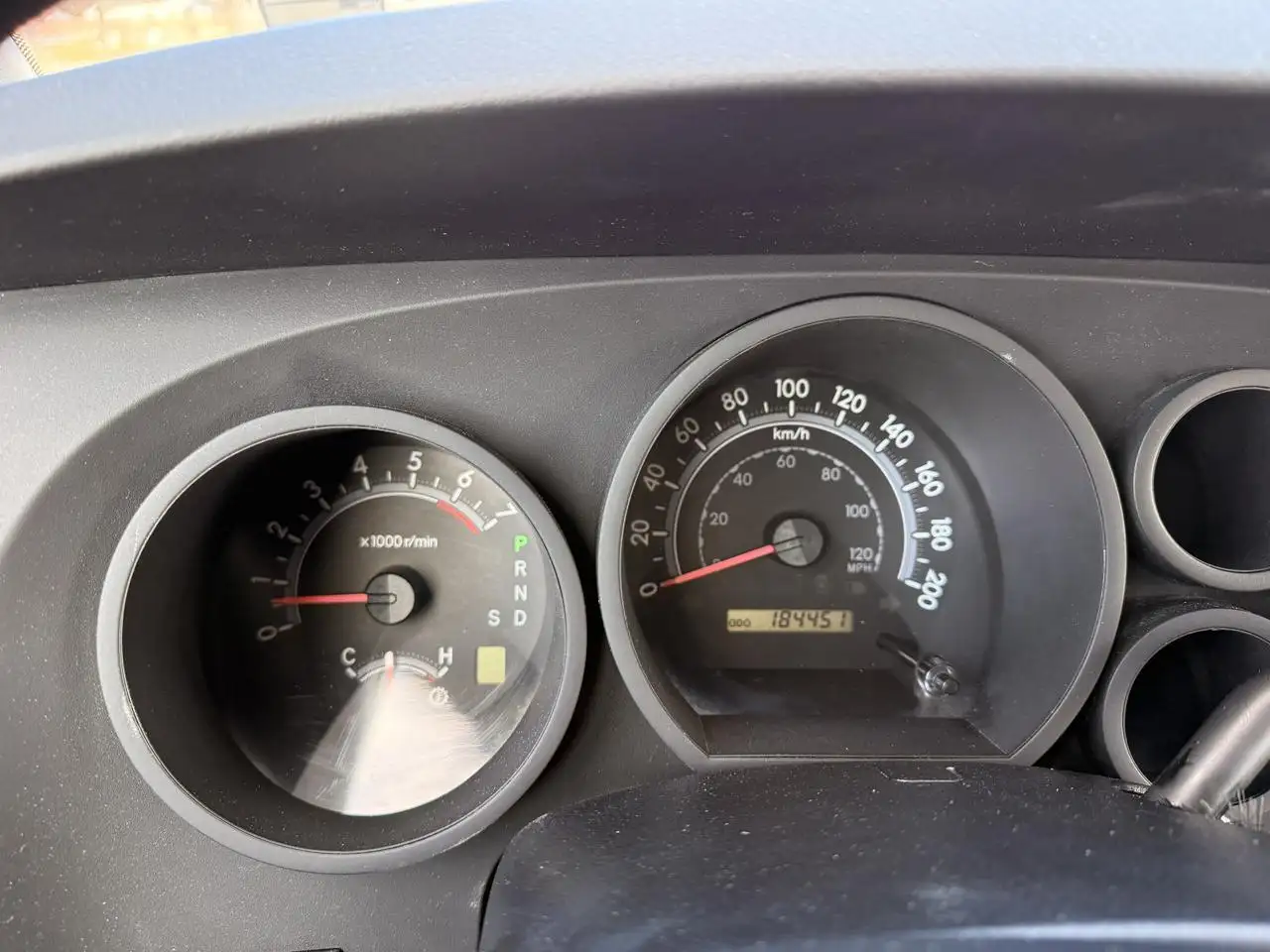Toyota Tundra снимка Toyota Tundra