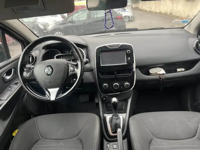 Renault Clio view 8