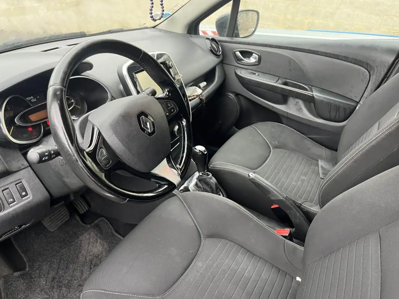 Renault Clio Citadine 5 portes — photo 17