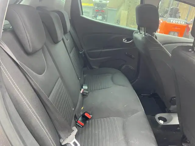 Renault Clio view 9