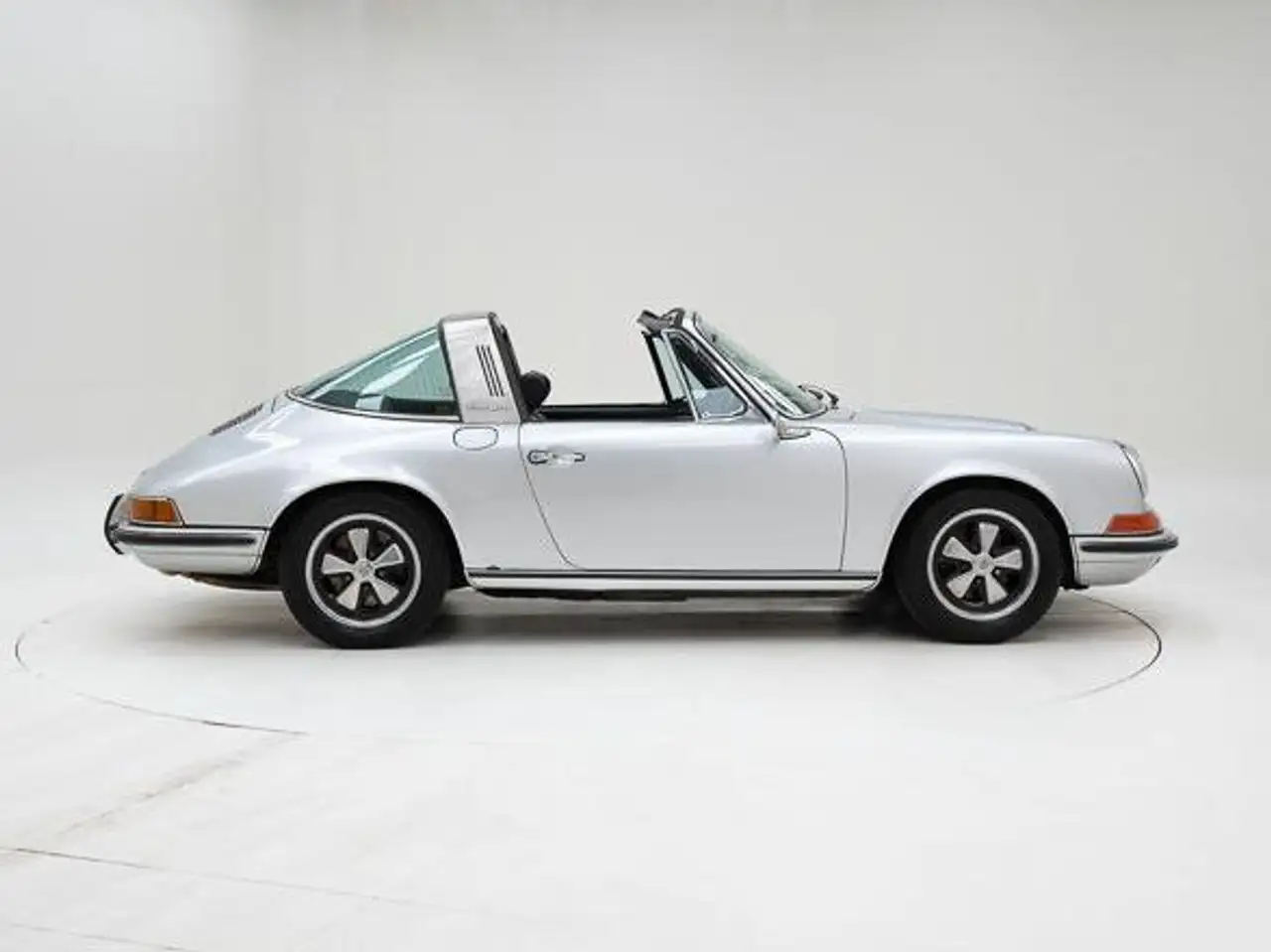 Porsche 911 2.4 T/E Targa '71 CH10371, foto 6