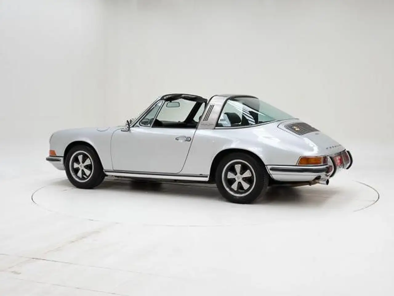 Porsche 911 2.4 T/E Targa '71 CH10371, foto 4