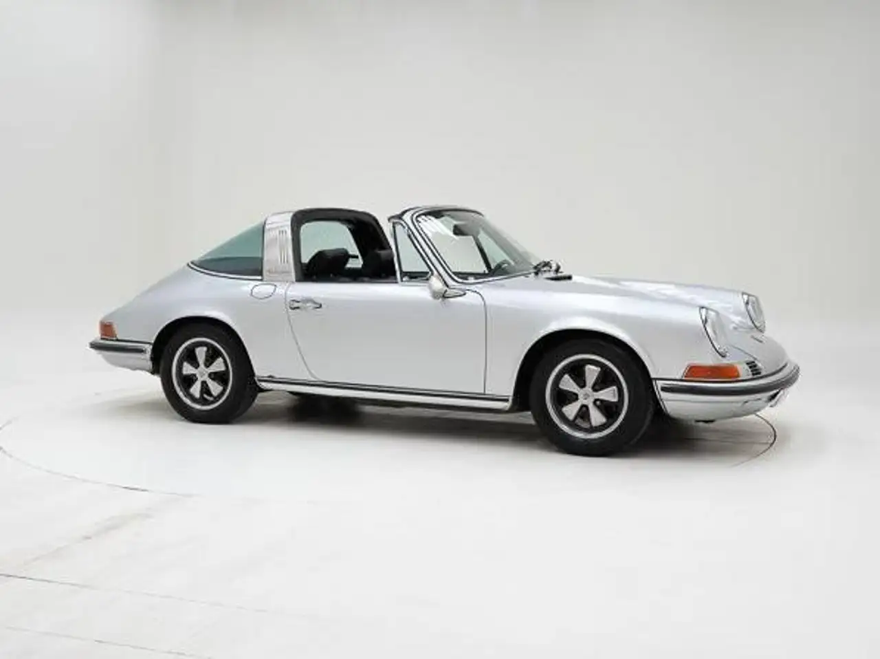 Porsche 911 2.4 T/E Targa '71 CH10371, foto 3