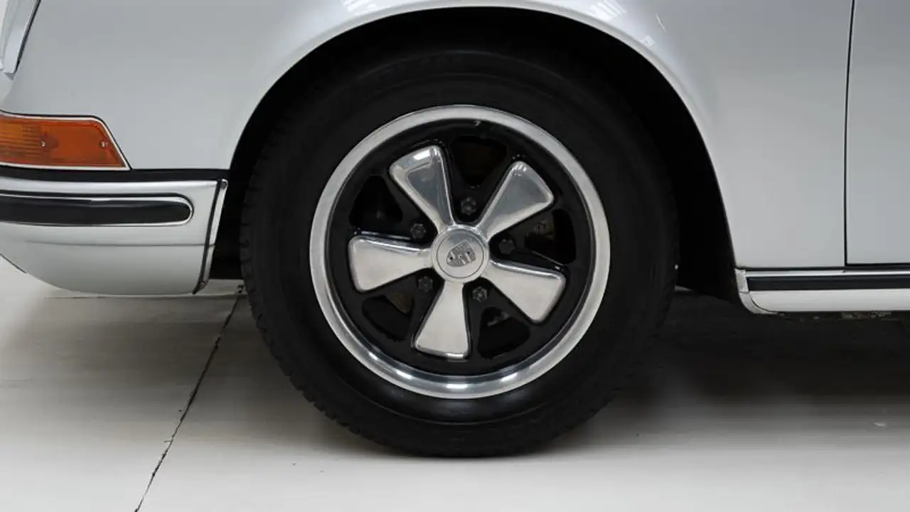 Porsche 911 2.4 T/E Targa '71 CH10371, foto 12