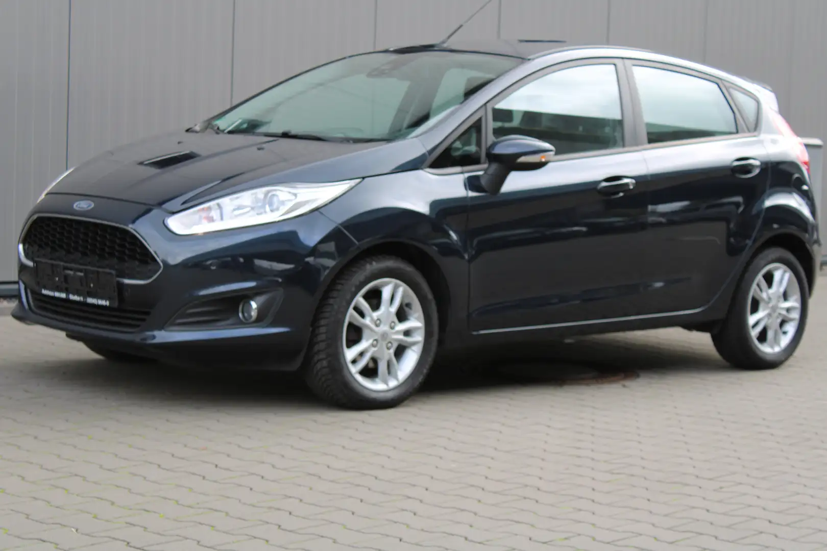 Ford Fiesta Celebration Blau - 1