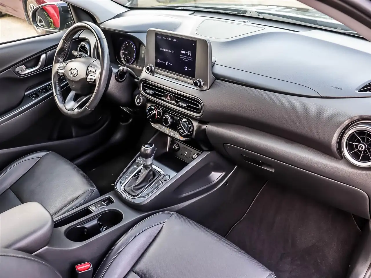 Hyundai KONA photo Hyundai KONA