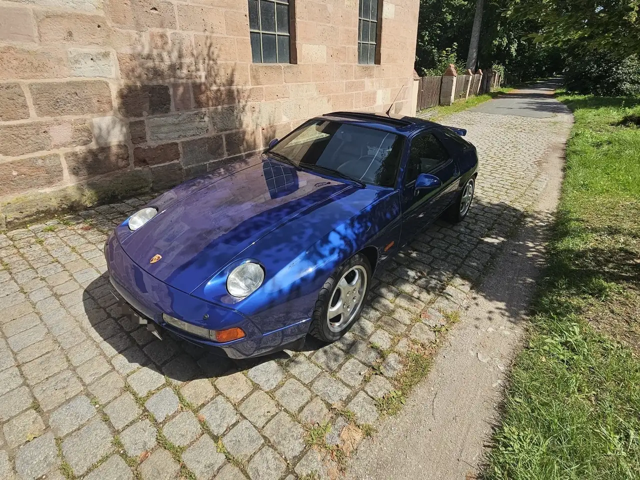 Porsche 928