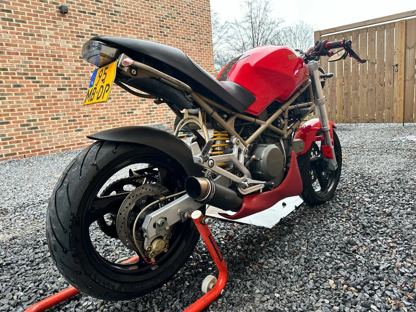 Ducati Monster 600 M600 crvena - 2