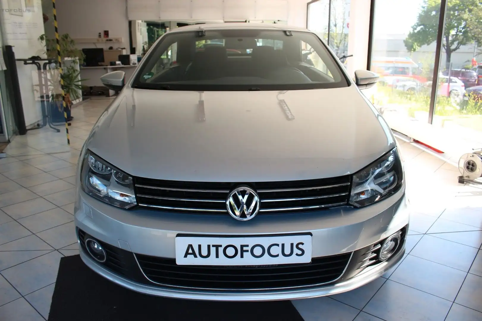 Volkswagen Eos Basis BMT Stříbrná - 2
