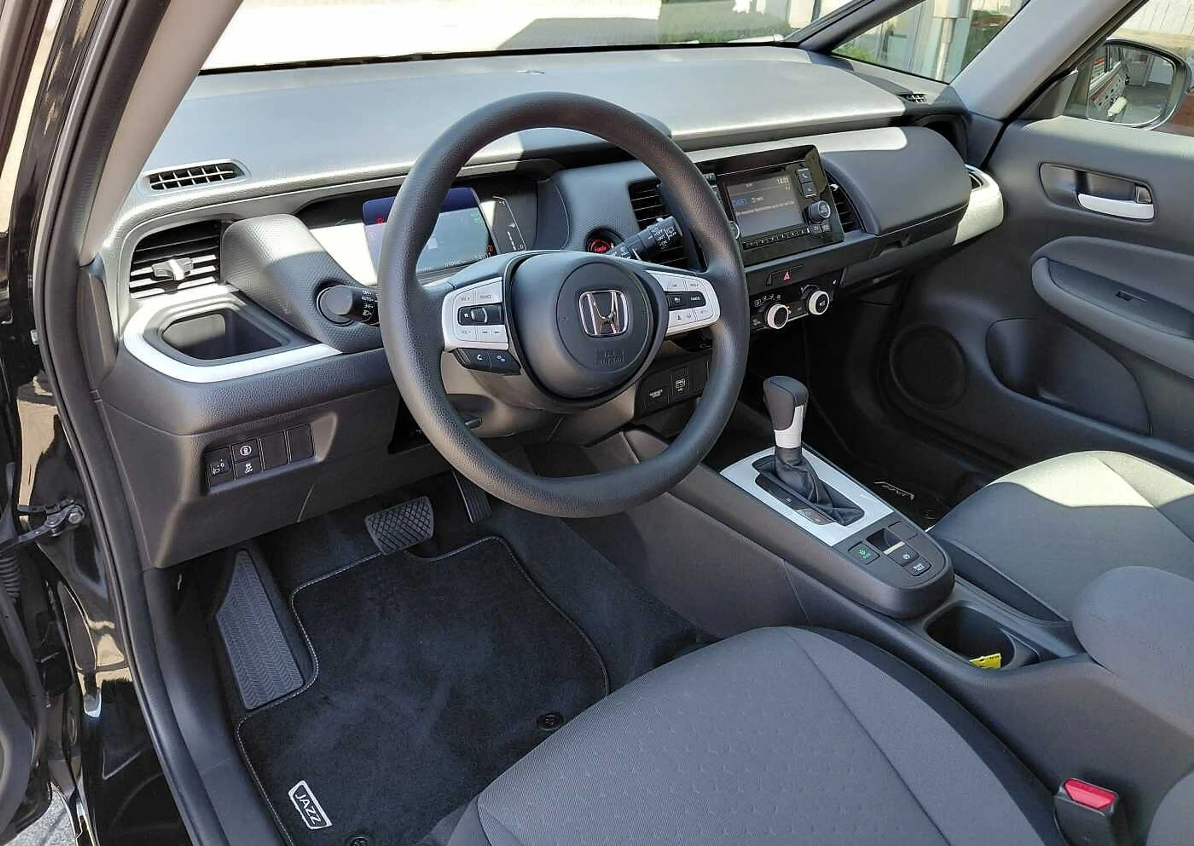 Honda Jazz Hybrid 1.5 i-MMD e-CVT Comfort — photo 13