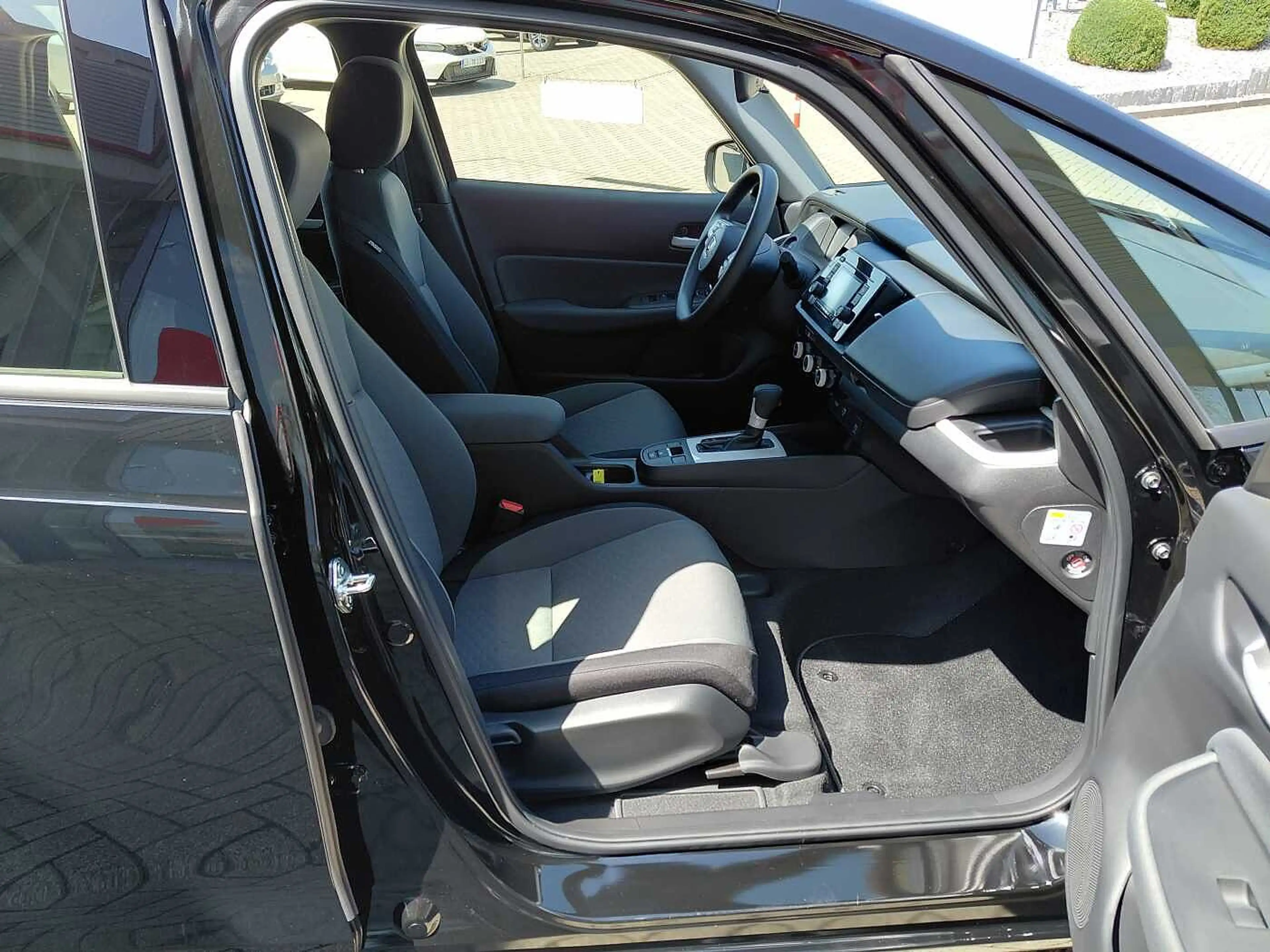 Honda Jazz Hybrid 1.5 i-MMD e-CVT Comfort — photo 3
