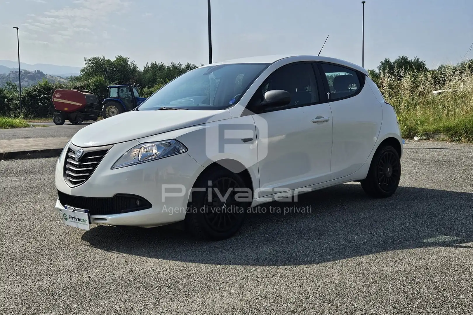 Lancia Ypsilon Ypsilon 1.2 69 CV 5 porte GPL Ecochic Gold Bianco - 1