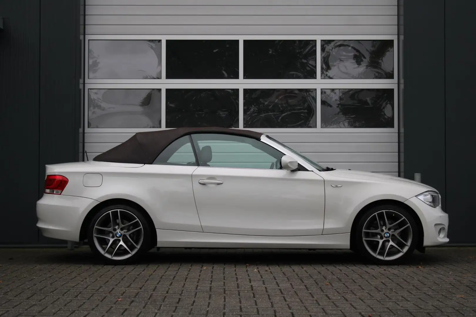 BMW 118 1-serie Cabrio 118i Exclusive Edition 143pk Airco/ Wit - 2