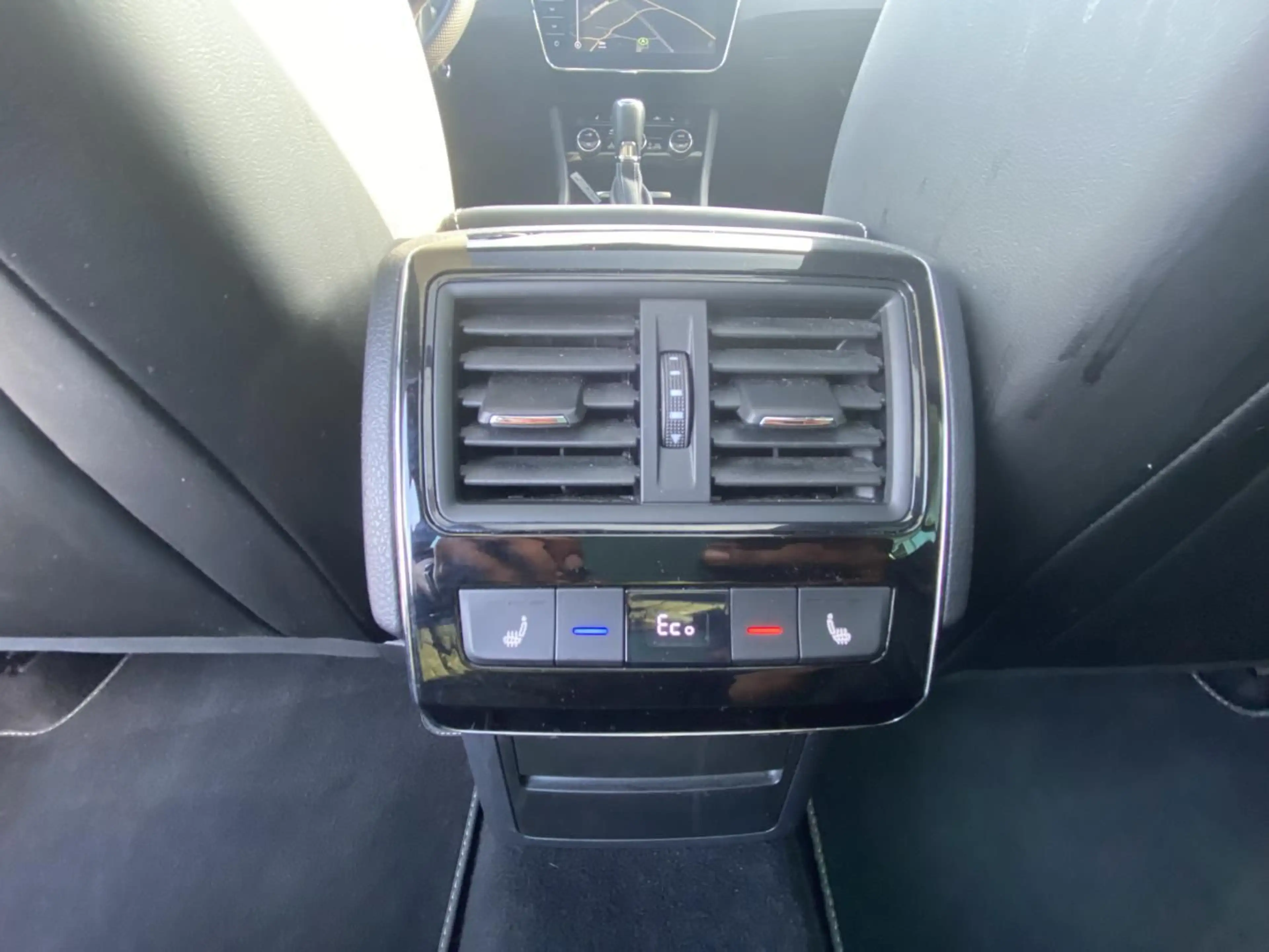 Skoda Superb Combi iV 1.4 TSI DSG SPORTLINE STANDHEIZU — photo 13