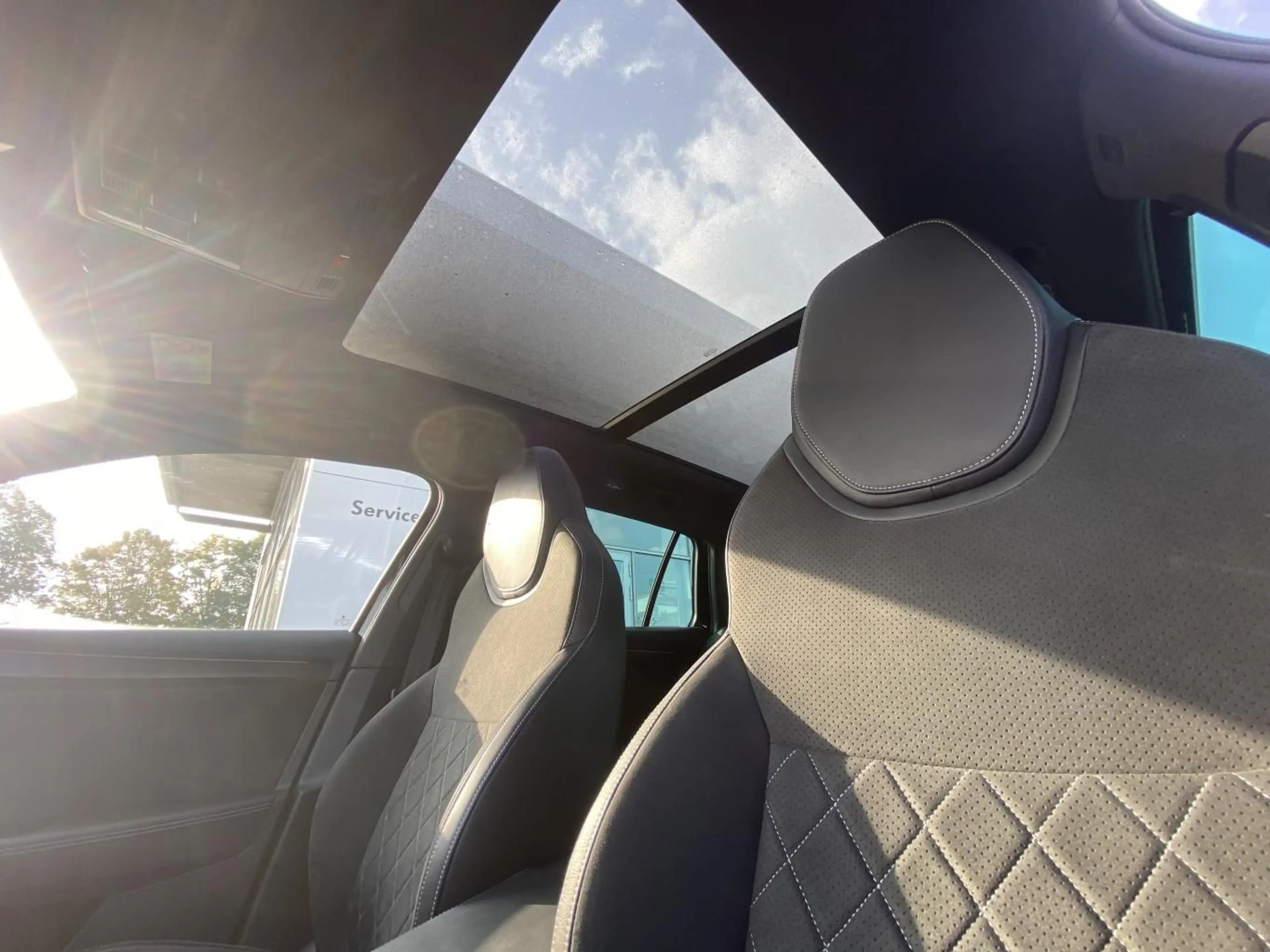 Skoda Superb Combi iV 1.4 TSI DSG SPORTLINE STANDHEIZU — photo 10