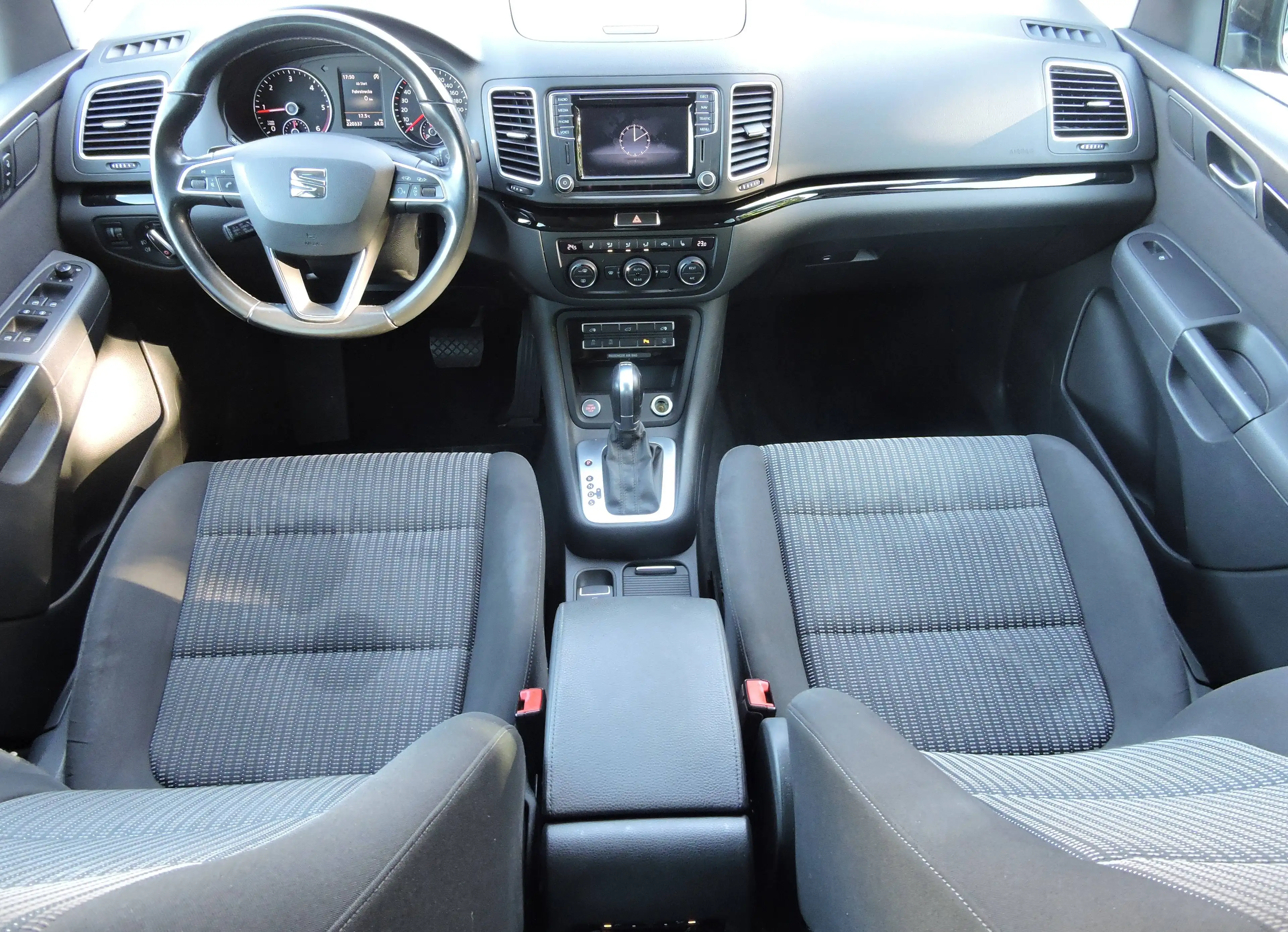 SEAT Alhambra Style  ///  7 Sitzer — photo 8
