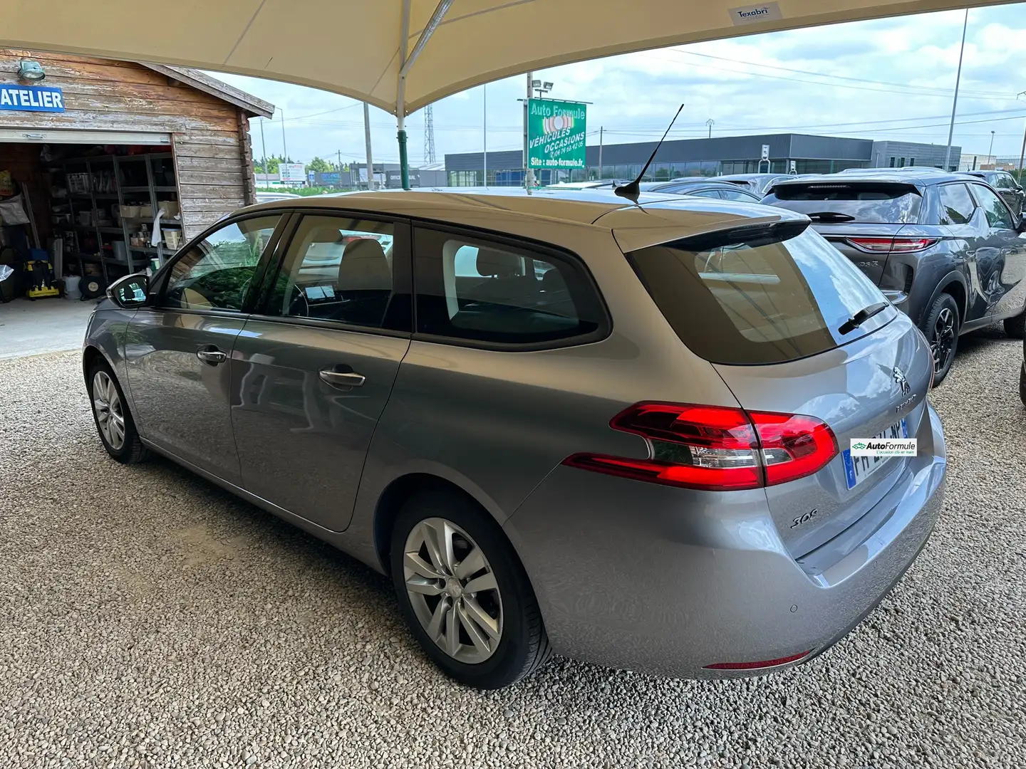 Peugeot 308 Break 1.5 BlueHDI 130ch Active Business Grijs - 2