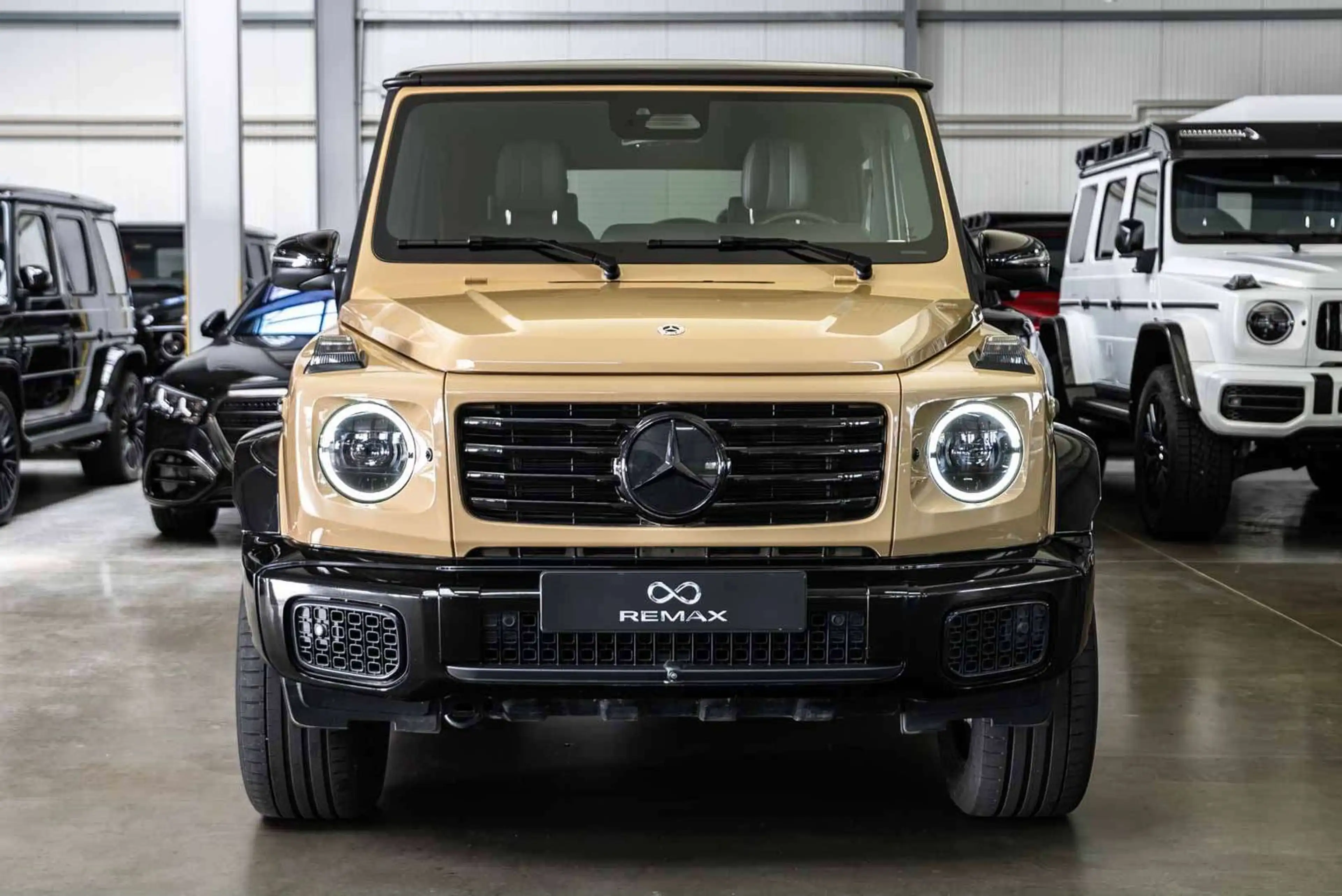 Mercedes-Benz G 500 AMG Line FACELIFT / Superior / Rear DVD — photo 12