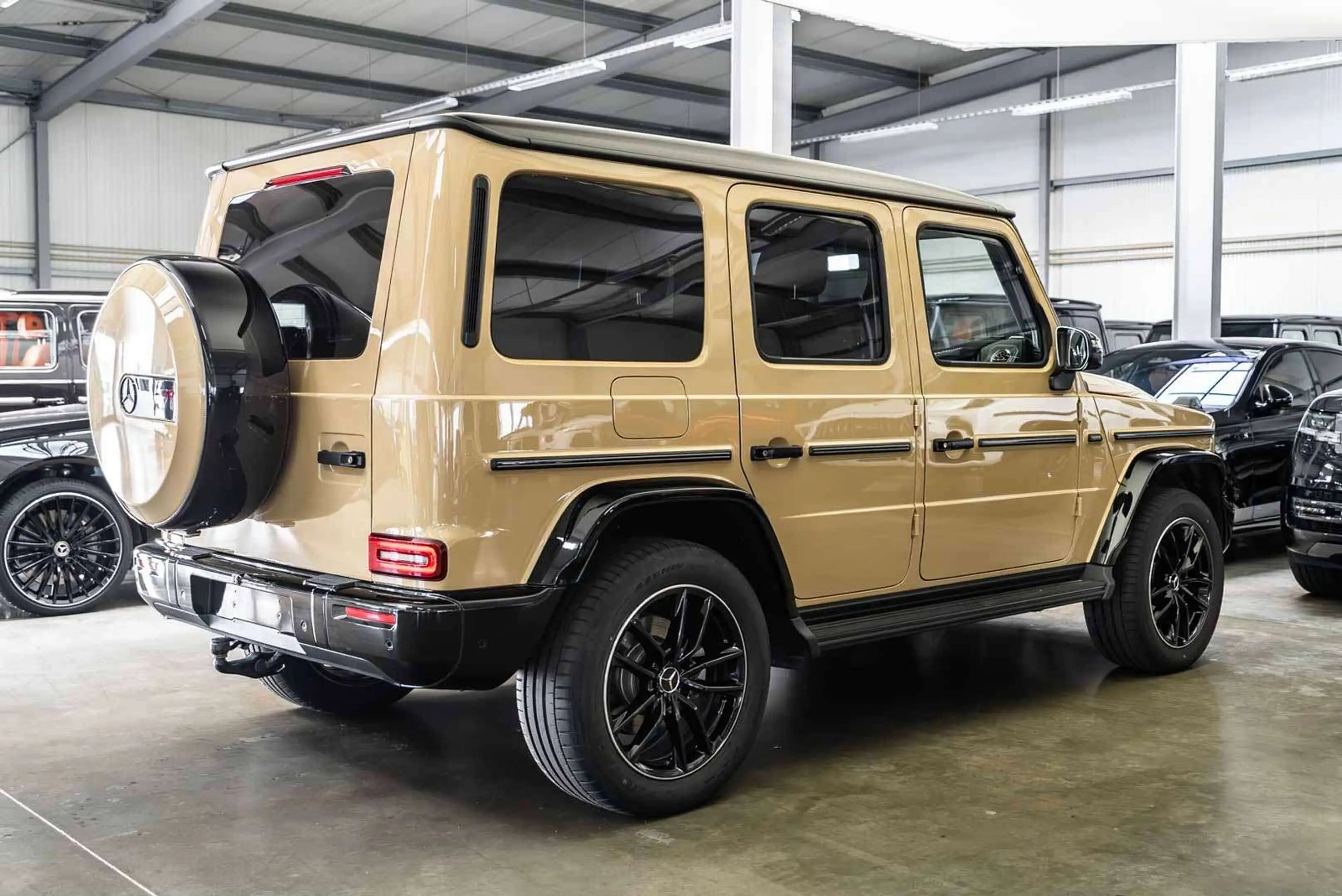 Mercedes-Benz G 500 AMG Line FACELIFT / Superior / Rear DVD — photo 11