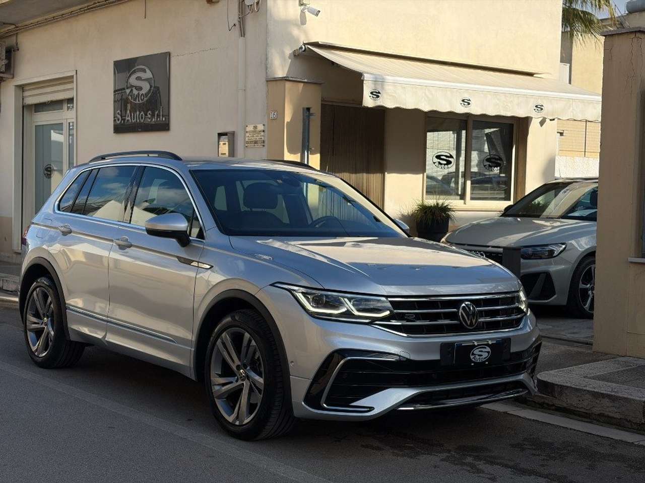 Volkswagen Tiguan 2.0TDI 150 DSG R-Line *69000KM*