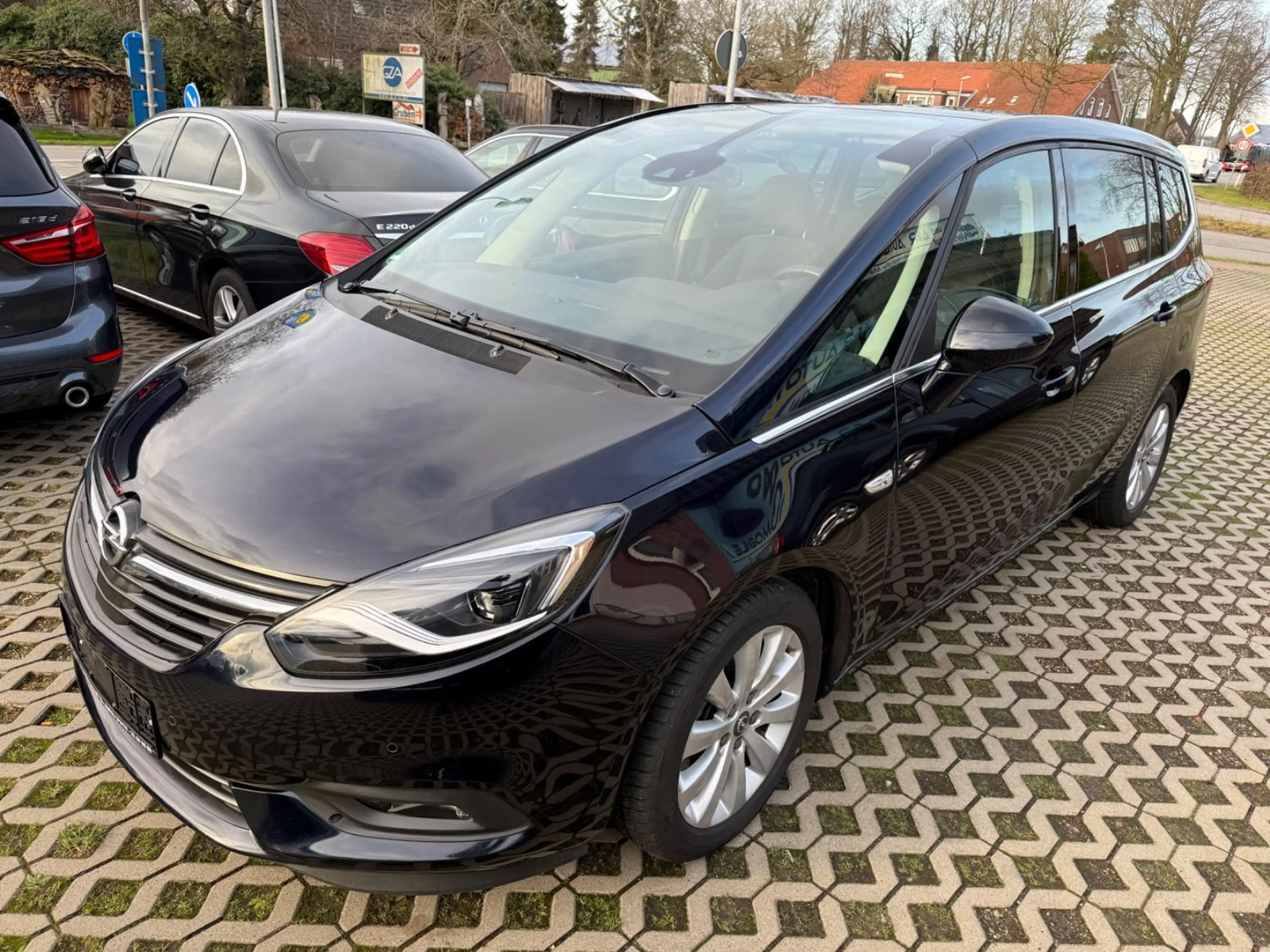 Opel Zafira C Innovation 7SITZE TÜV INSP 125KW garnti