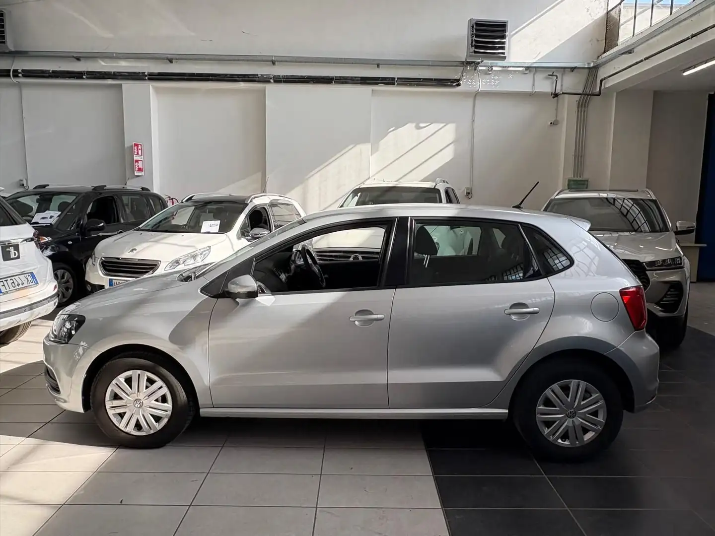 Volkswagen Polo POLO 1.0 MPI 5P. BUSINESS - OK NEOP. Grigio - 2