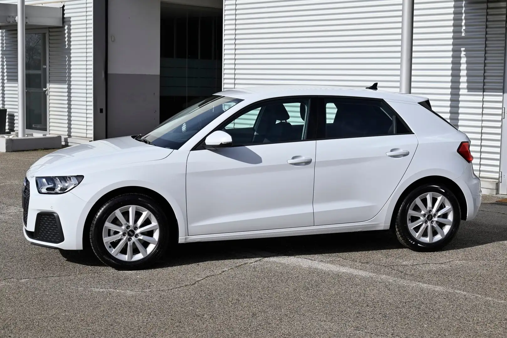 Audi A1 Sportback 1.0 (30) Tfsi 116cv Business Weiß - 2