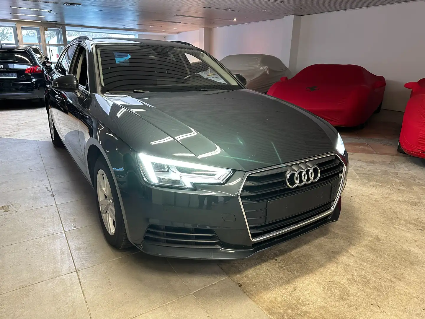 Audi A4 A4 Avant 2.0 CNG *check engine* Grijs - 1