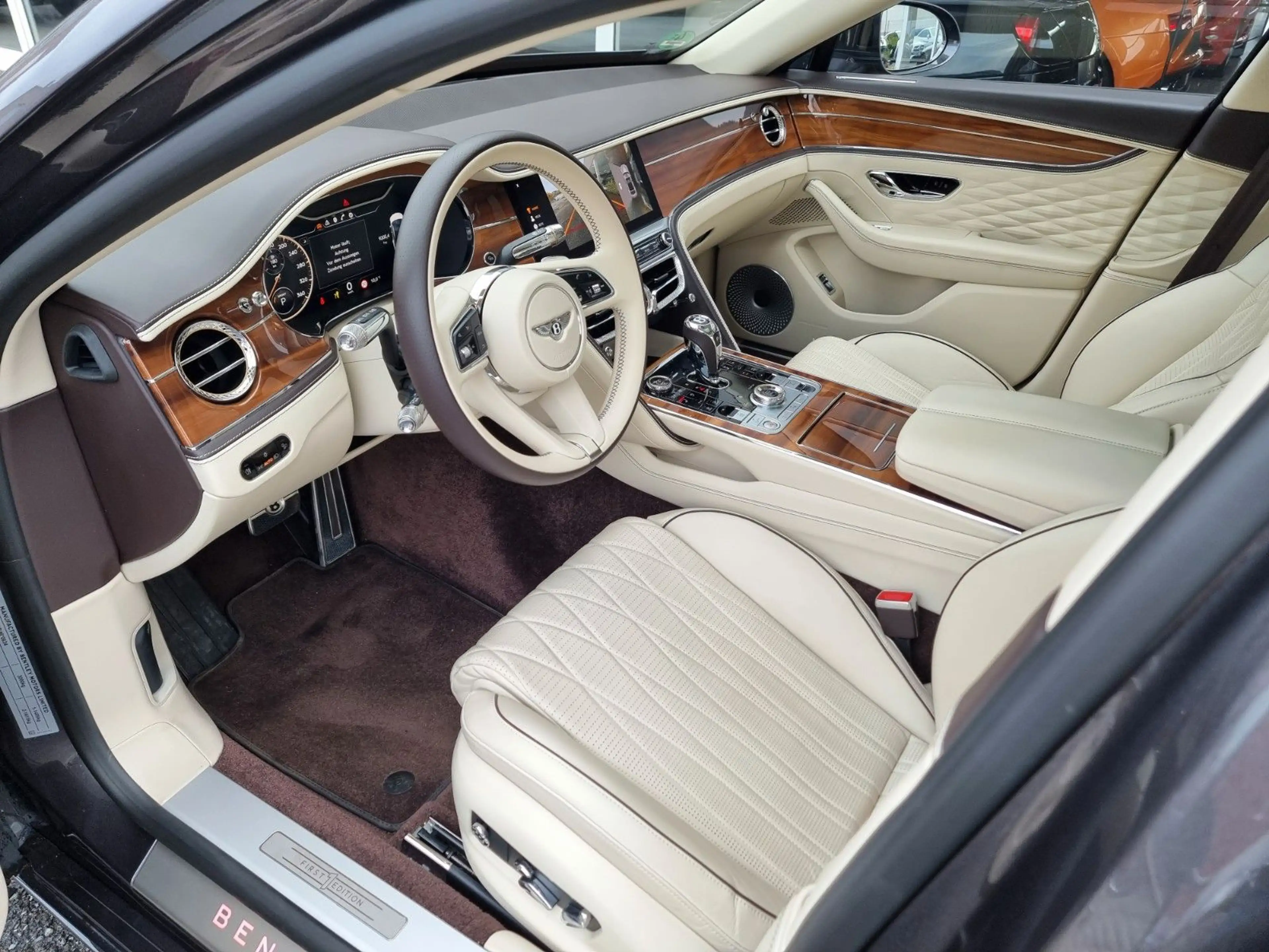 Bentley Flying Spur 6.0 W12/Full options/UPE 340tEur/1A — photo 14