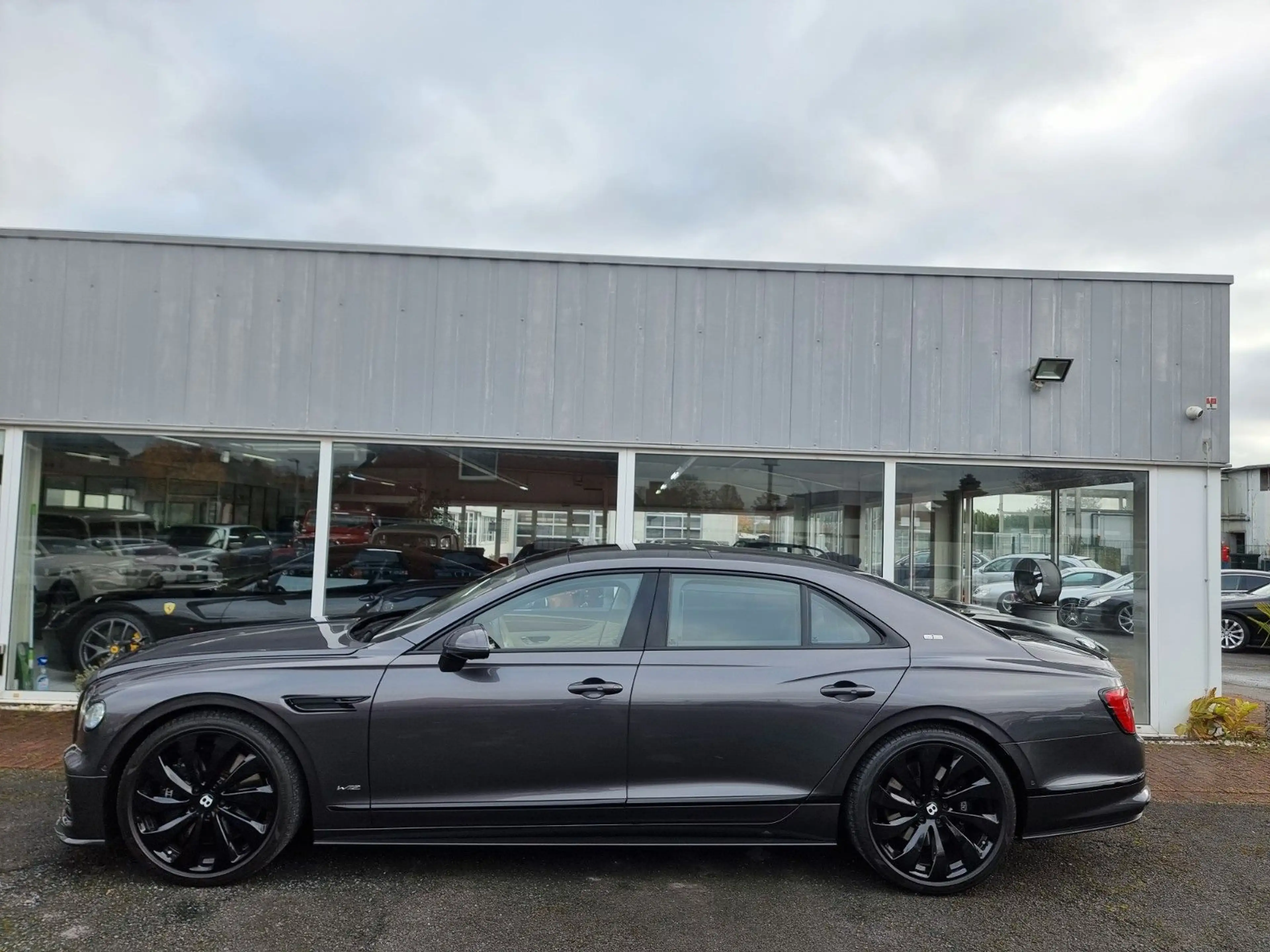 Bentley Flying Spur 6.0 W12/Full options/UPE 340tEur/1A — photo 7