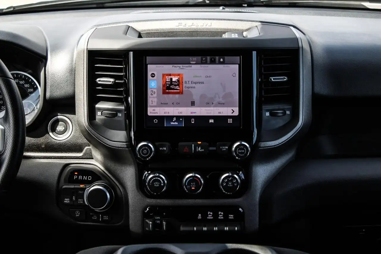 RAM 1500 снимка RAM 1500