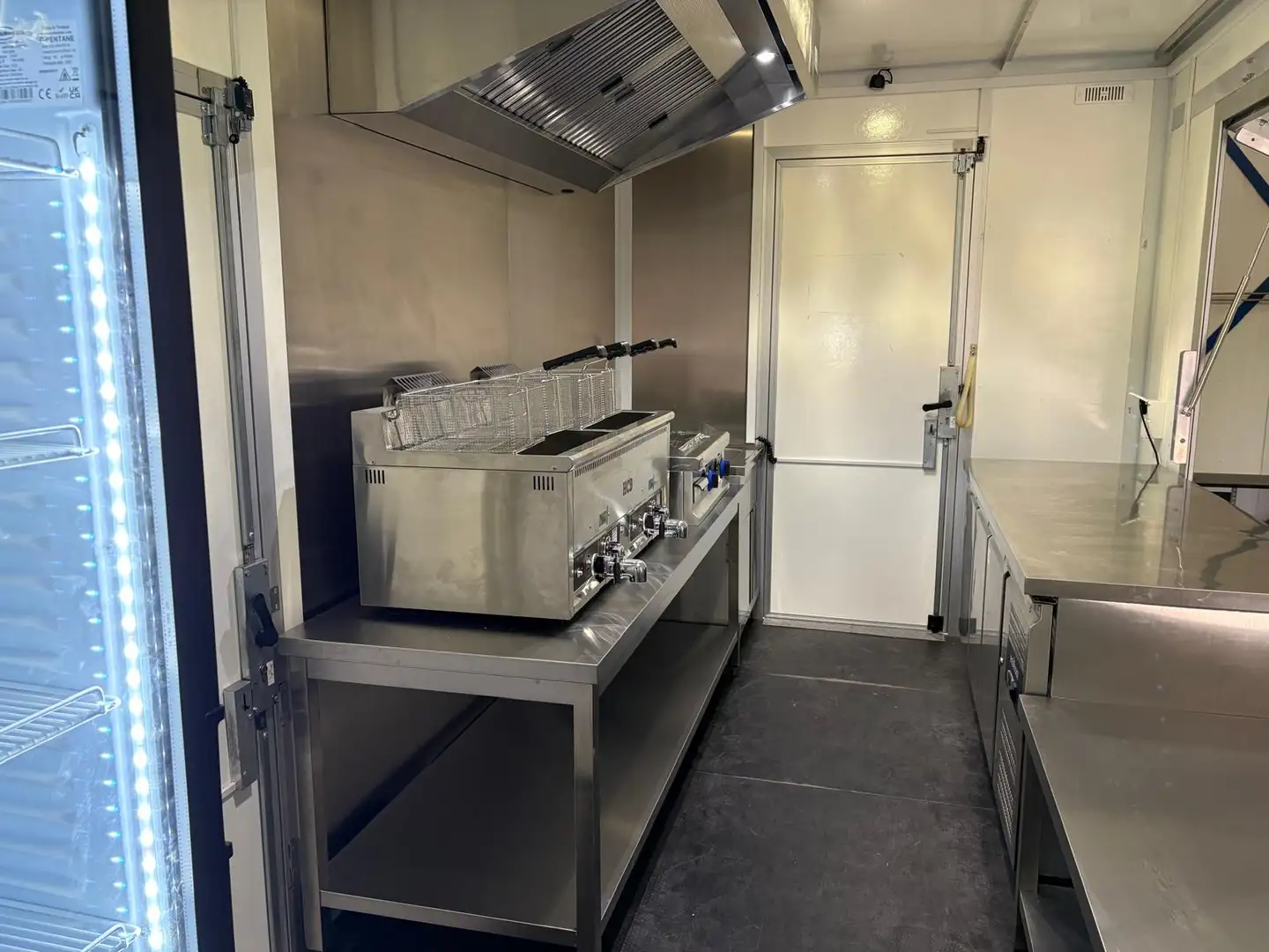 Iveco Daily 35S14 2.3 410 |  Foodtruck | Patatwagen | Bakplaat Blanc - 2