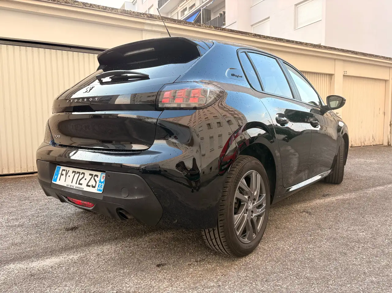 Peugeot 208 208 — photo 2