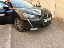 Peugeot 208 1.6 BlueHDi 100ch BVM5 Style