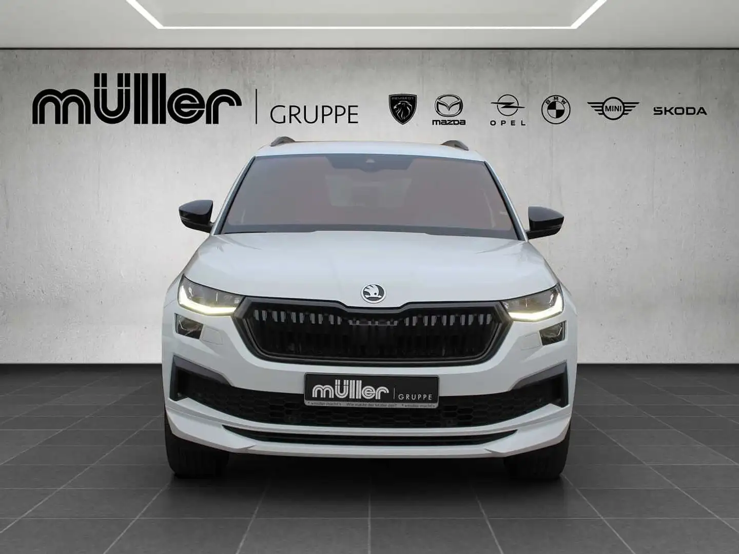 Skoda Kodiaq 2.0 TSI 4x4 DSG Sportline Weiß - 2