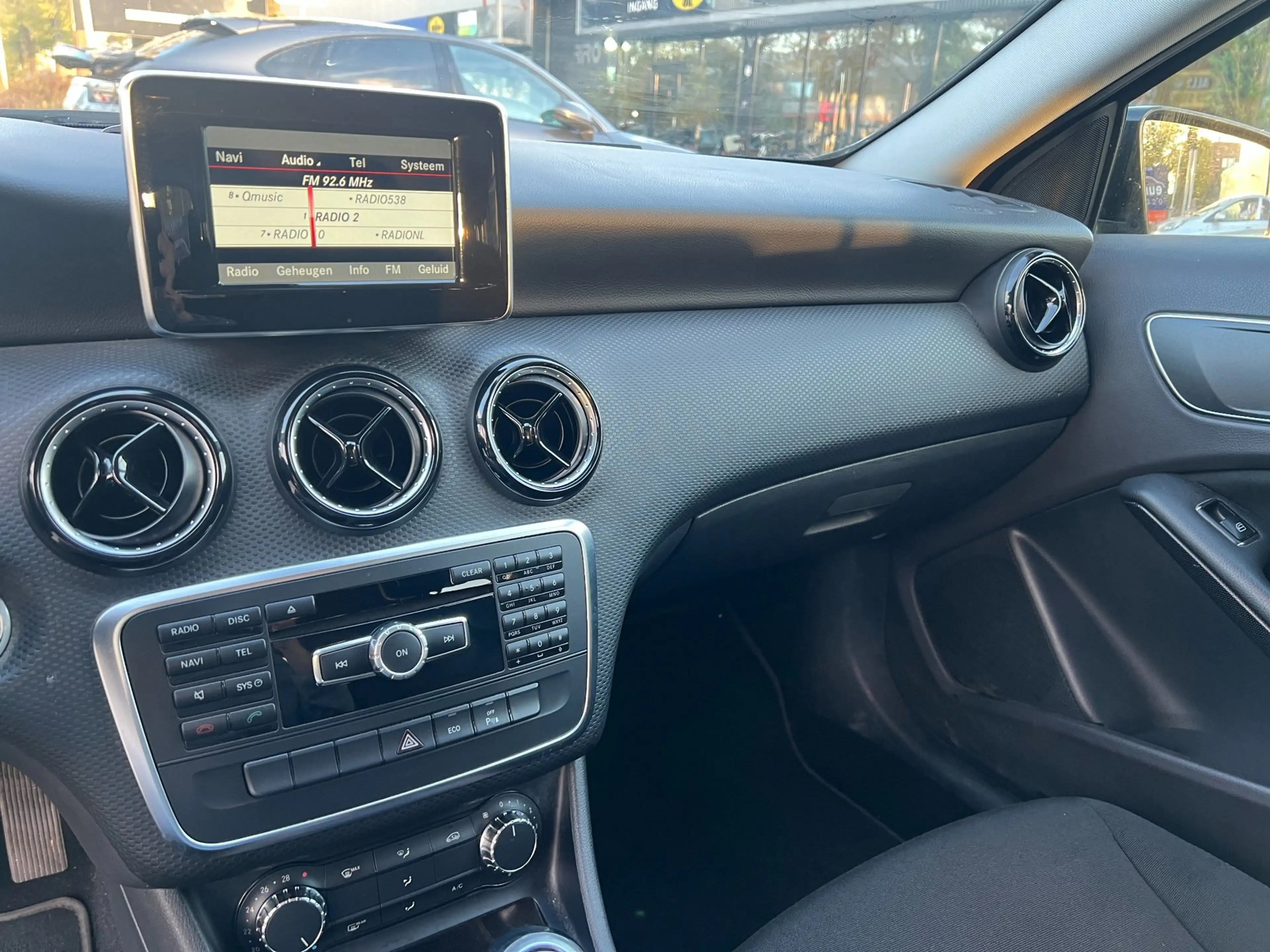 Mercedes-Benz A 180 LED XENON - NETJES - NAP ! — photo 7