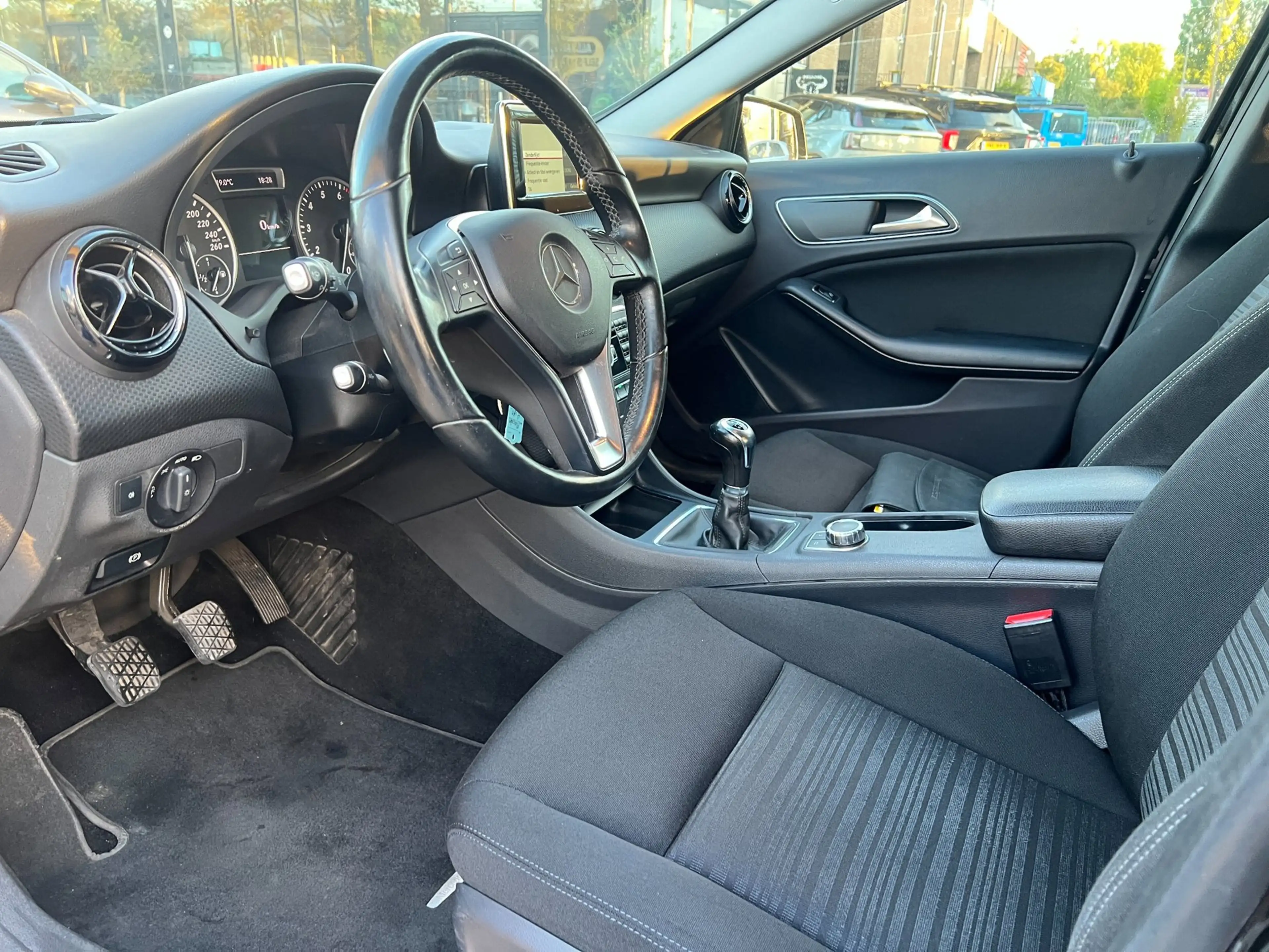 Mercedes-Benz A 180 LED XENON - NETJES - NAP ! — photo 5